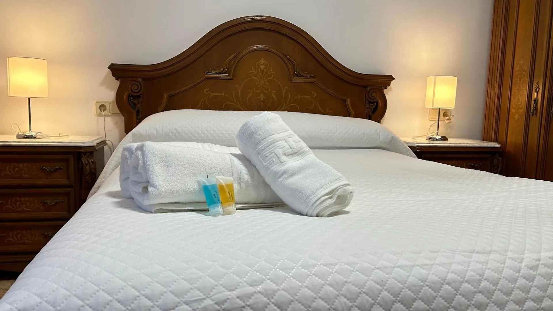 Pensión Hotel Piso Compartido Delyrent, Safa Jaén España